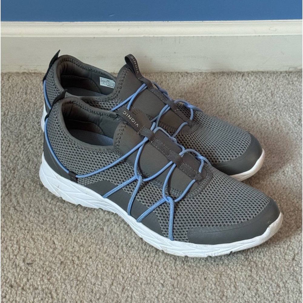 Vionic Women’s slip on sneakers